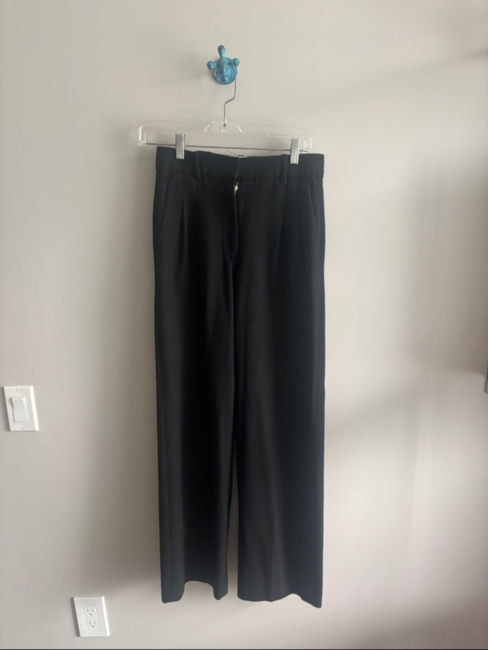 Aritzia Effortless Pant size 2